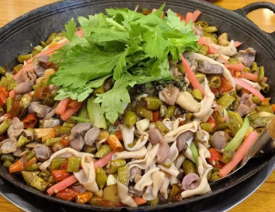 歌乐山特色青椒鸡杂